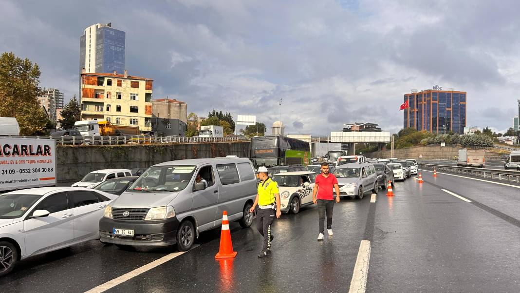 Otoyolda zincirleme kaza! Çok sayıda ölü ve yaralılar var 1